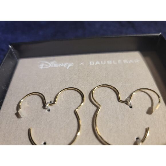🏰 Disney x BaubleBar Ultrathin Mickey Mouse Silhouette Earrings Gold Finish NWT - Picture 3 of 5